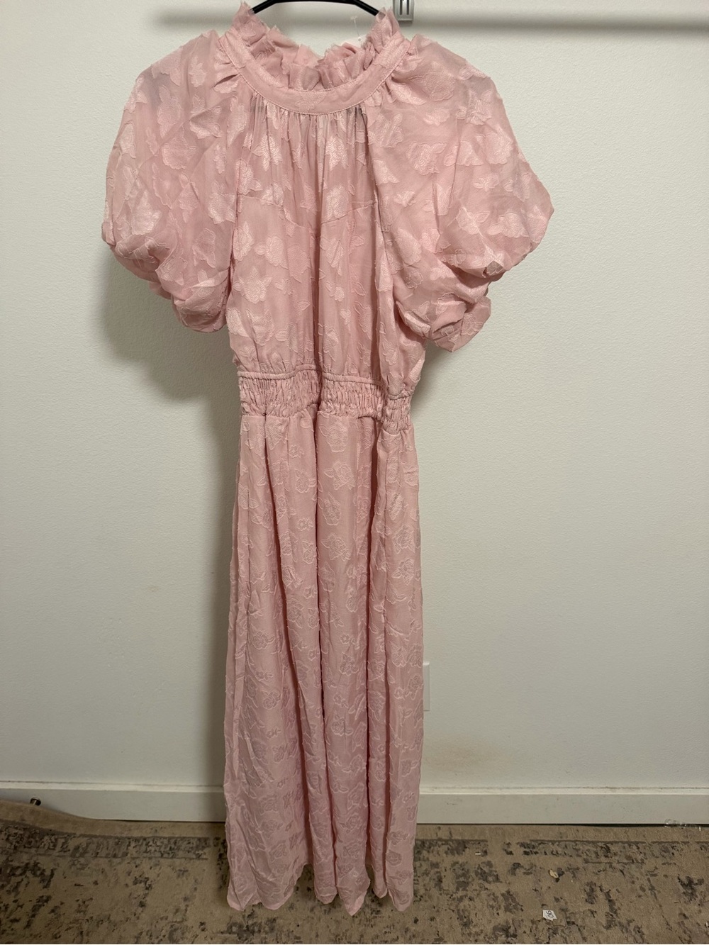Romantic Puff Sleeve Midi Dress in Soft Pink